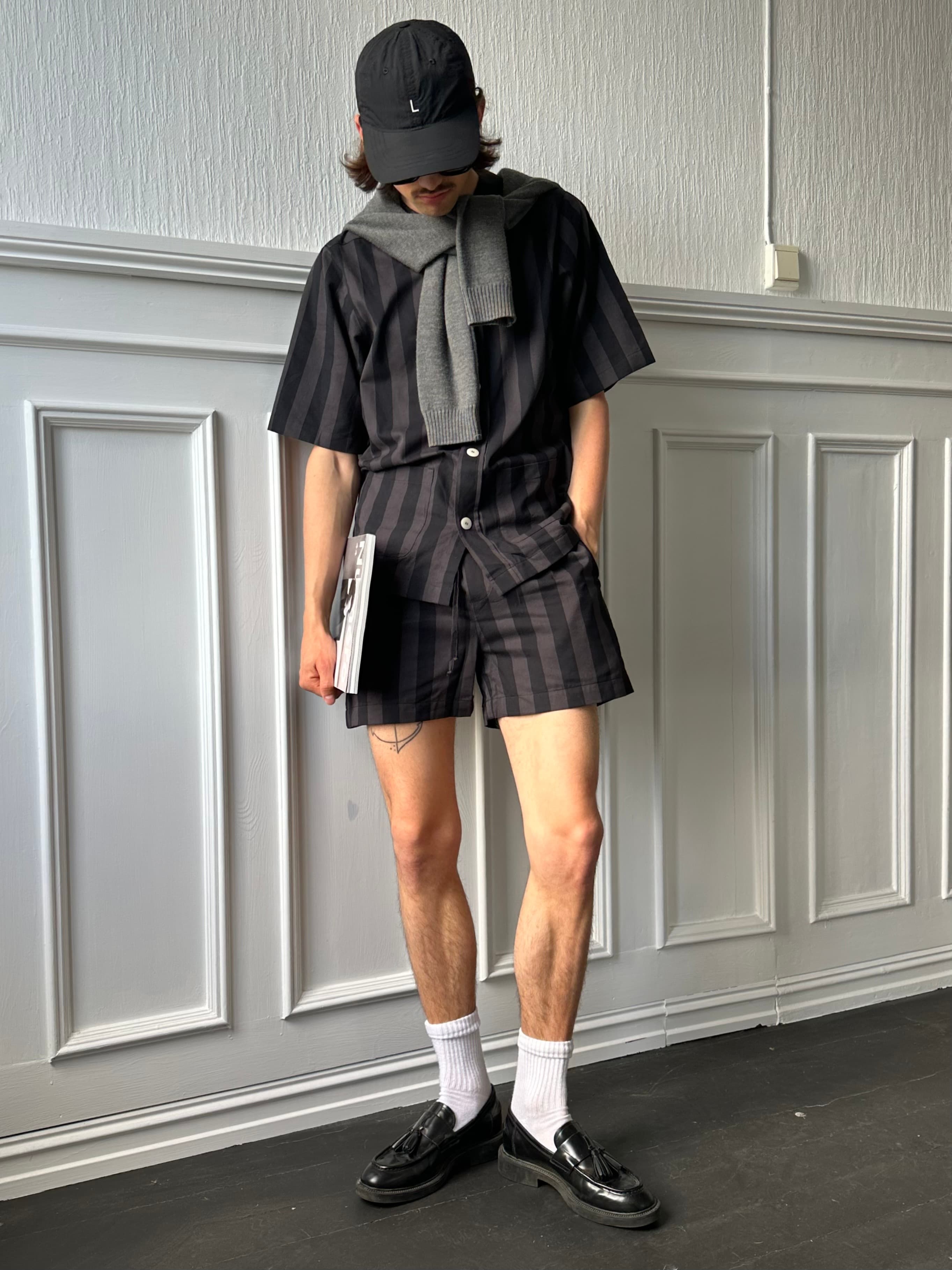Uno Short Black & Black