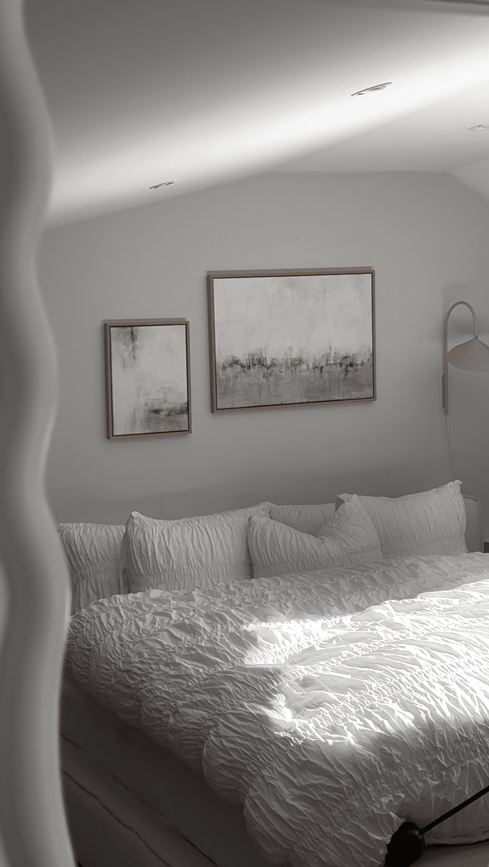 Timeless bedding with Fluffy pillow at @susantornqvist.