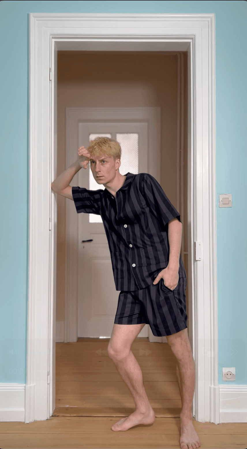 Uno Short Black & Black